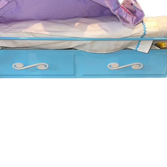 American Girl Doll Blue 18" Trundle Day Bed + Accessories RETIRED - Picture 6 of 7